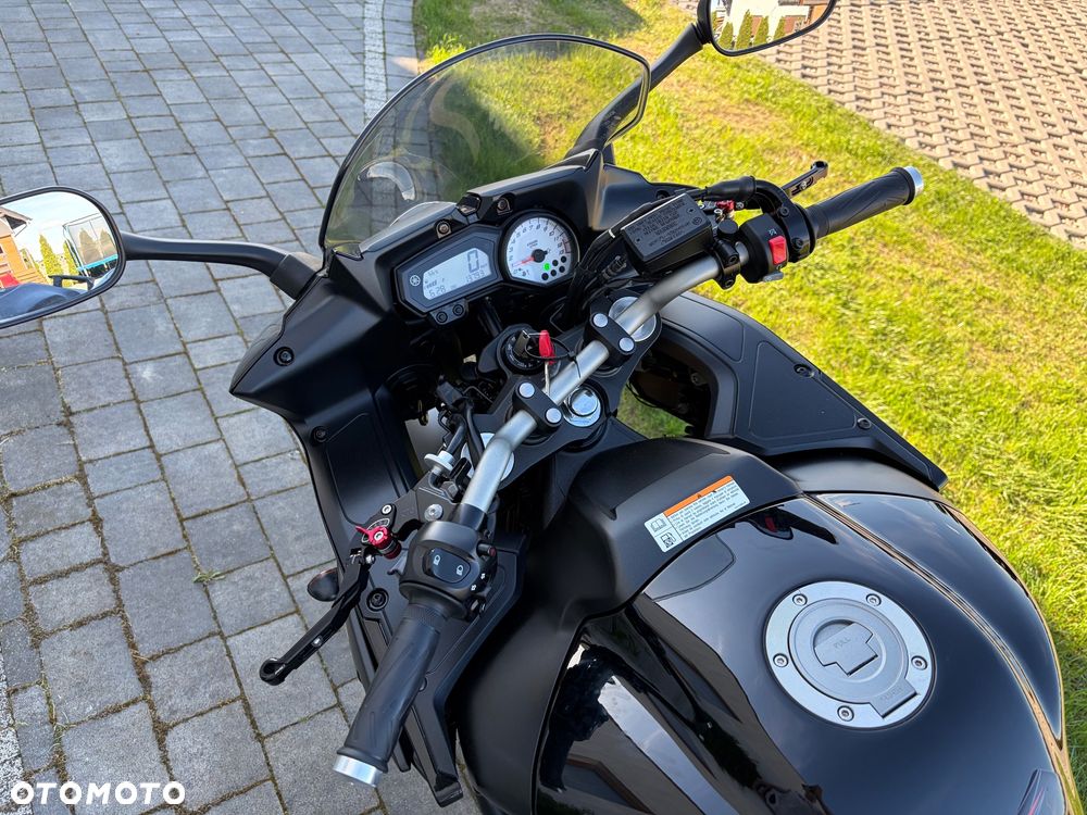 Yamaha FZ8 - 15