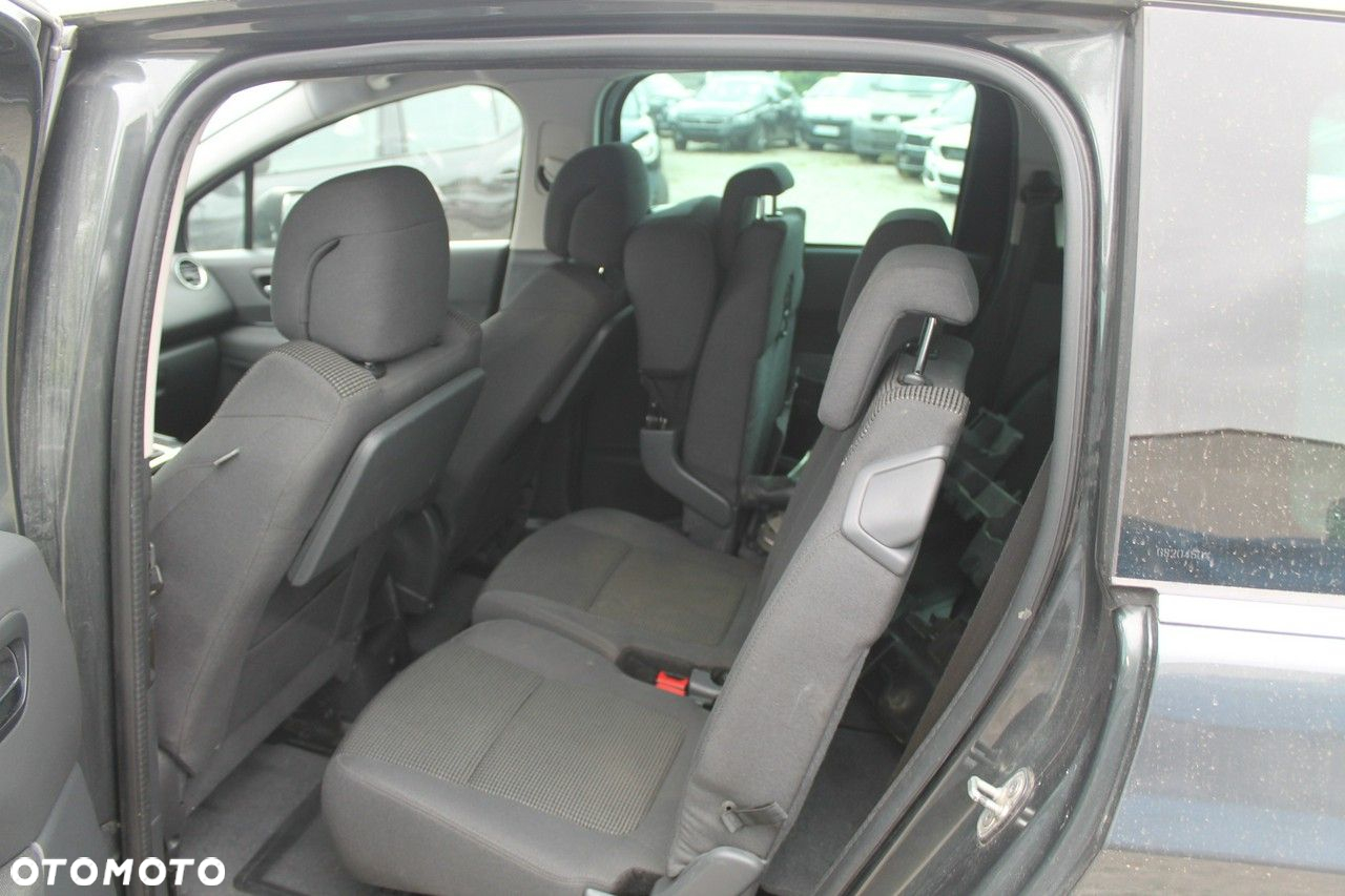 Peugeot 5008 - 10