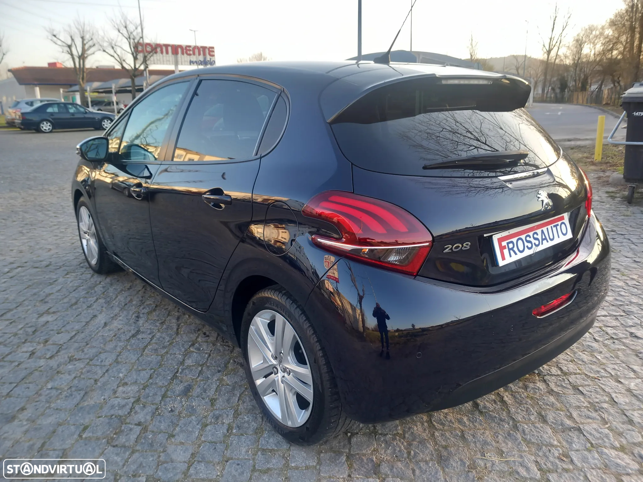 Peugeot 208 1.2 PureTech Allure - 4