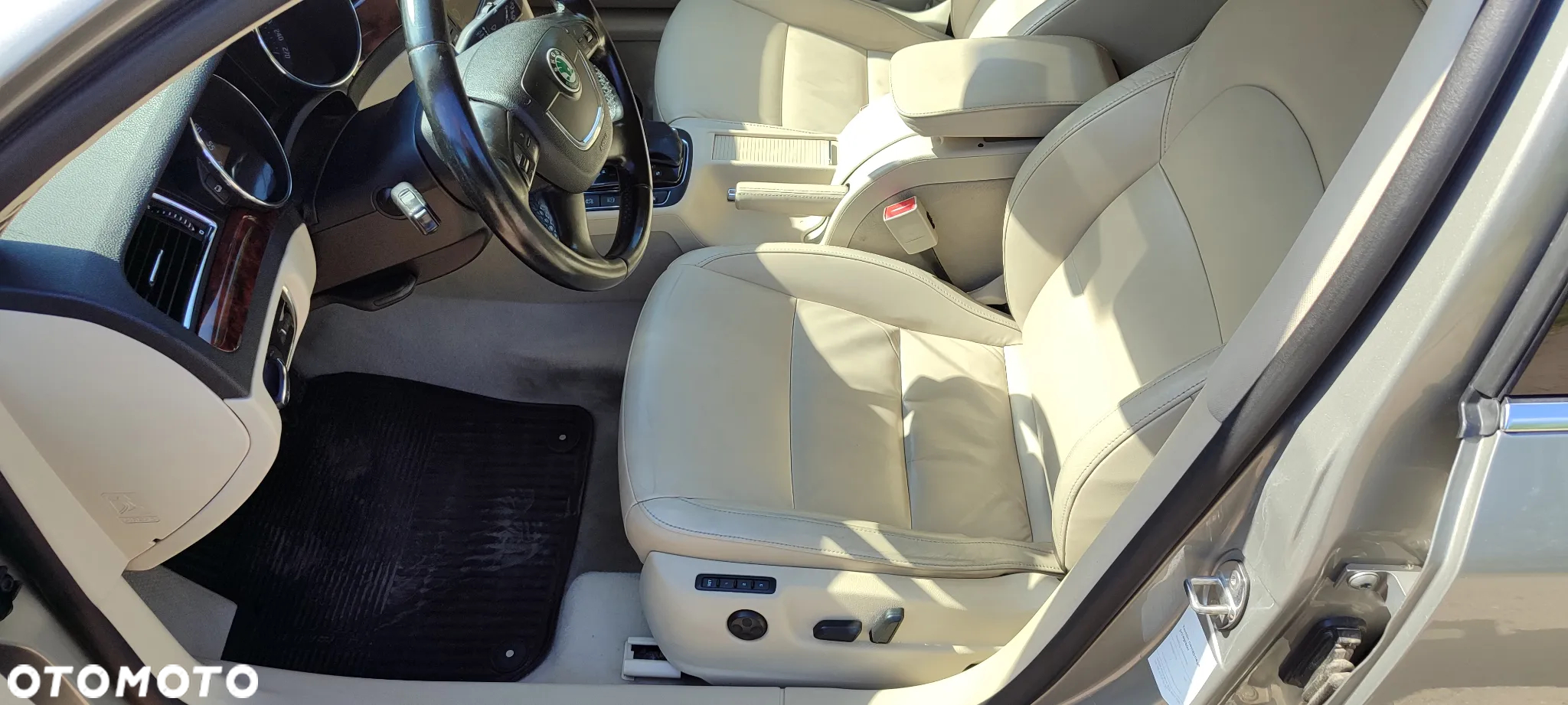 Skoda Superb 2.0 TDI Platinum DSG - 6