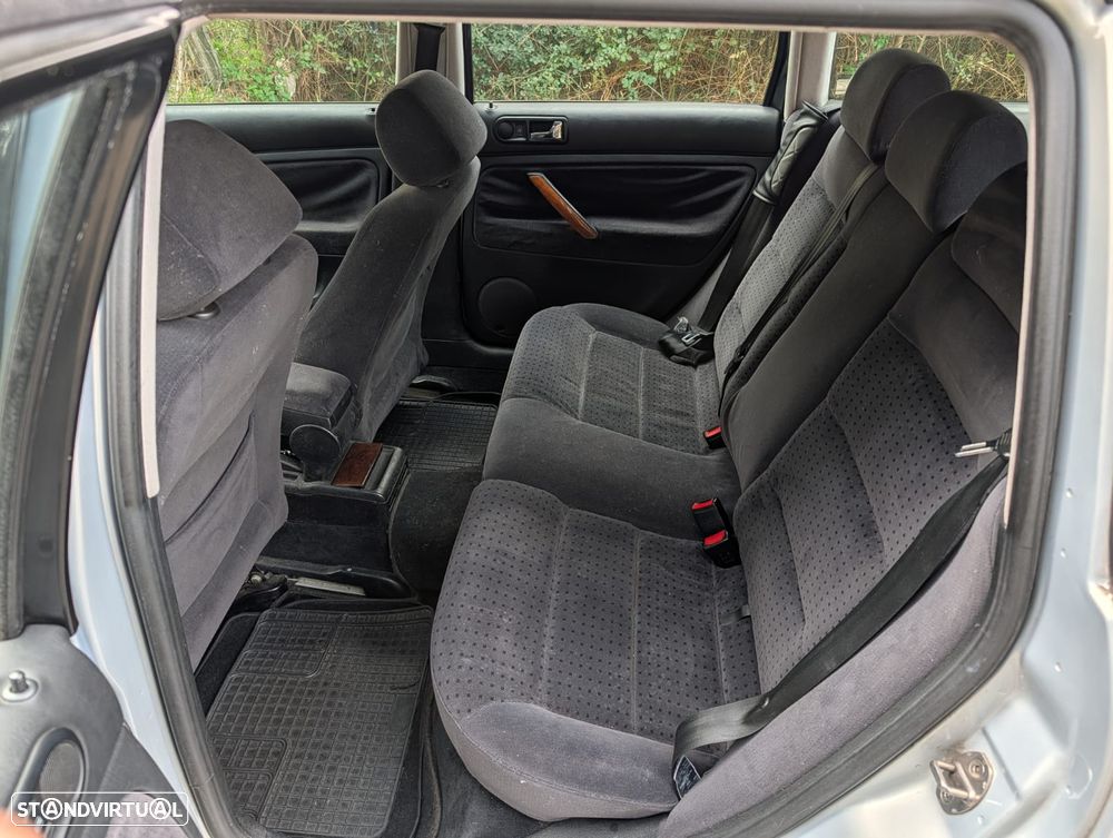 VW Passat Variant 1.9 TDi Confortline - 10