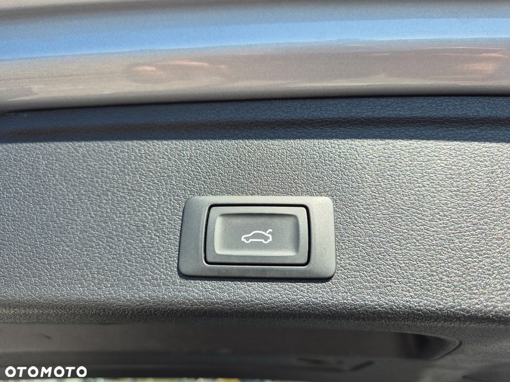 Audi A4 Avant 2.0 TDI S tronic - 24