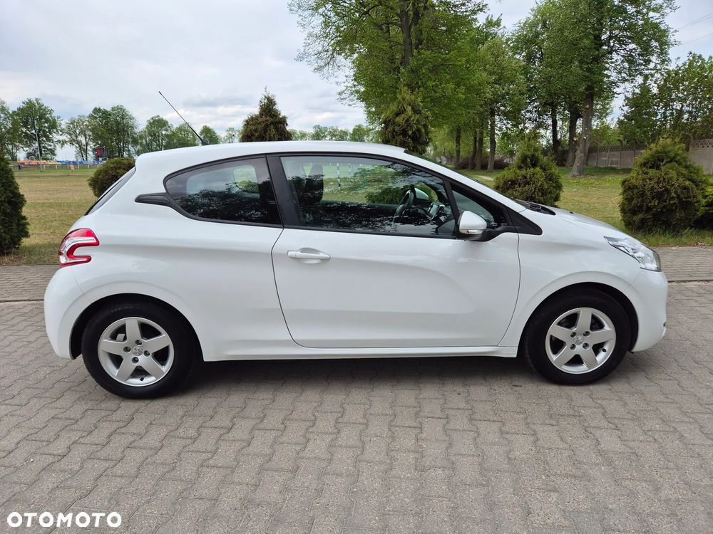 Peugeot 208 - 7