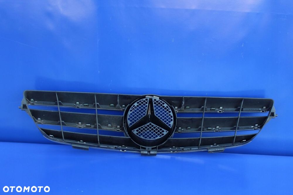Grill atrapa Oryginał stan BDB OE Mercedes CLK W209 Lift A2098800123 - 13