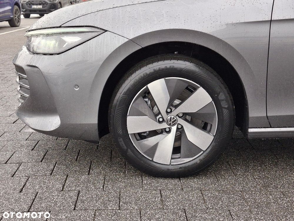 Volkswagen Passat - 4