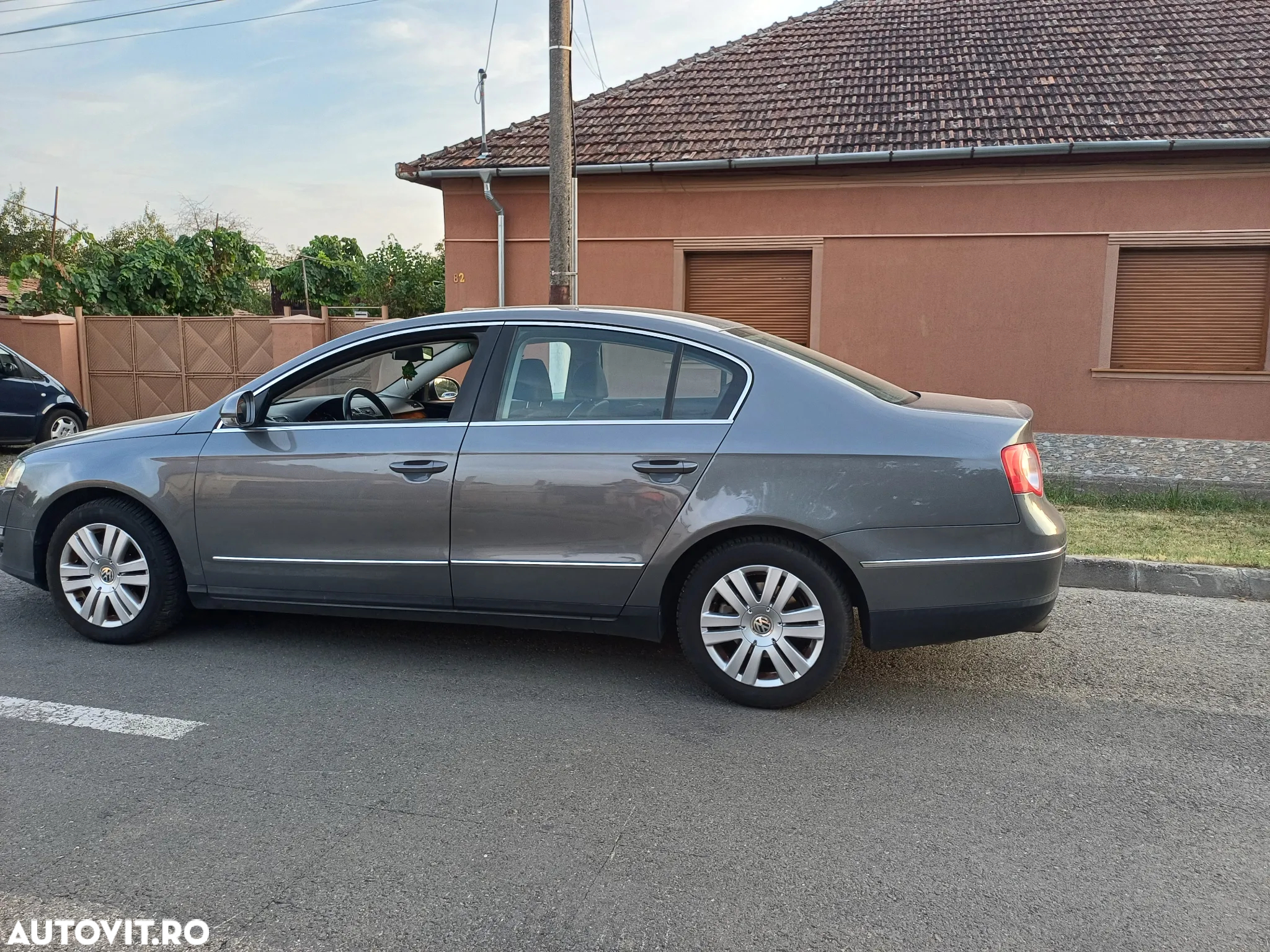 Volkswagen Passat 1.6 FSI Highline - 4