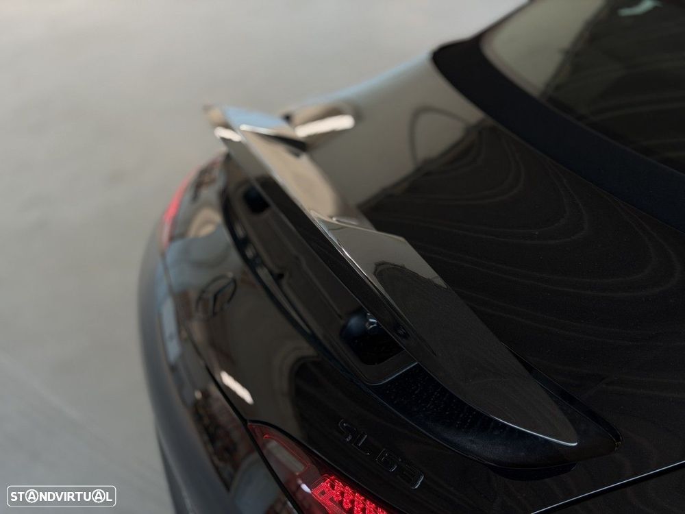 Mercedes-Benz SLS 63 AMG - 16