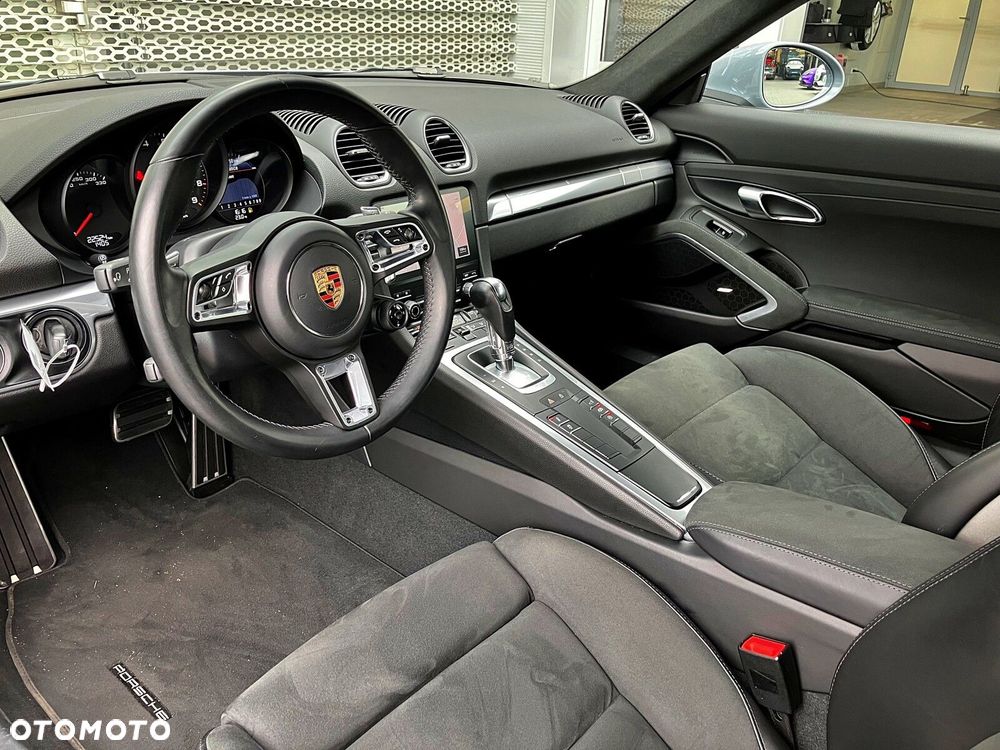 Porsche 718 Cayman - 15