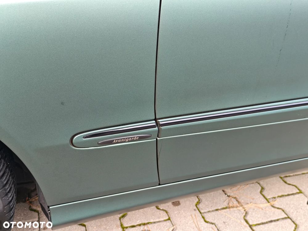 Mercedes-Benz CLK - 22