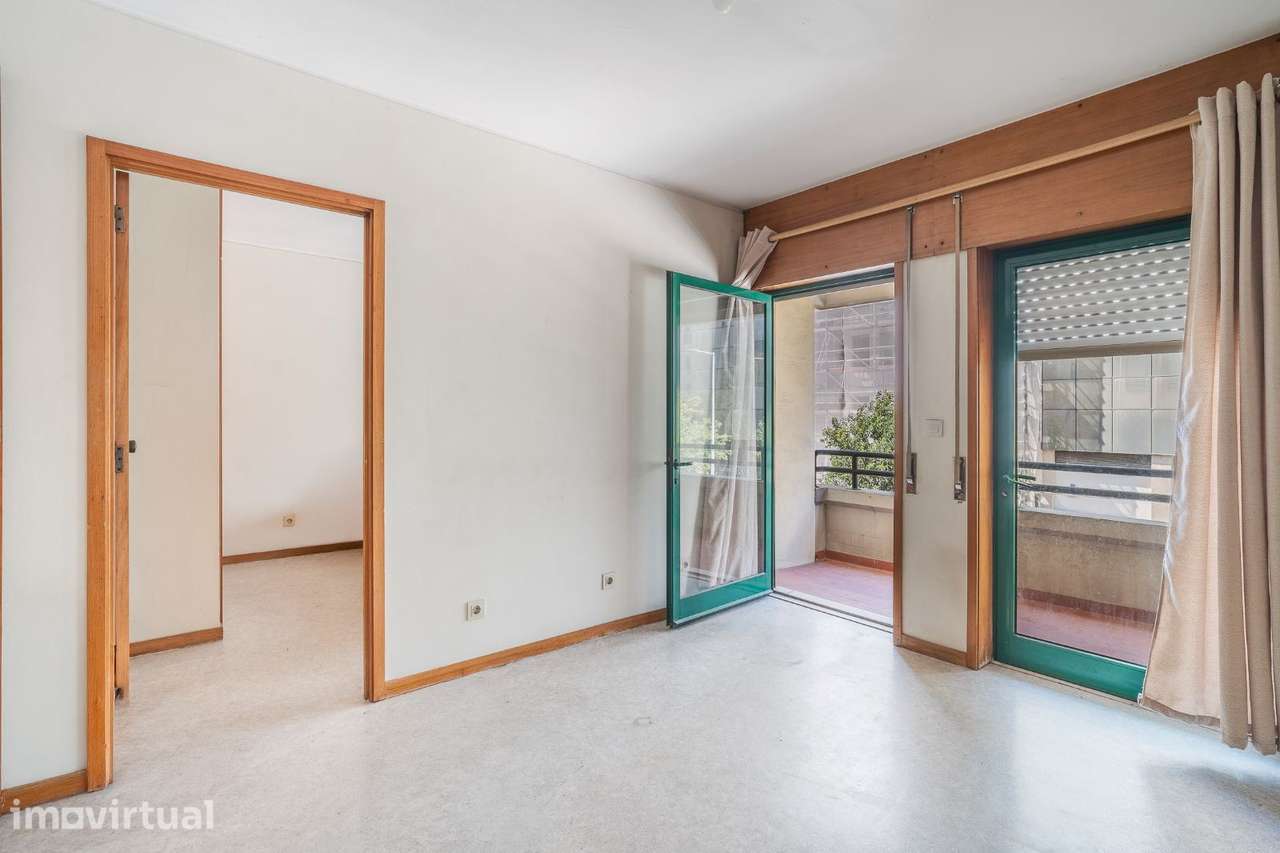 Apartamento T1 com garagem e varanda | Rua Júlio Dinis | Porto - Grande imagem: 3/30