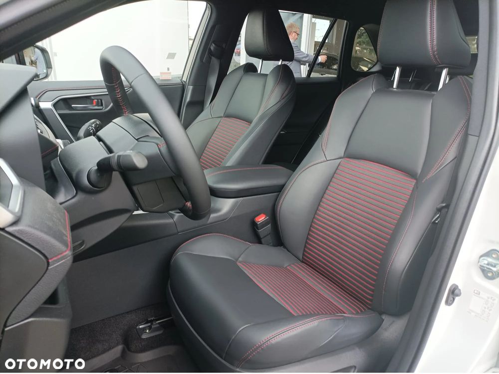 Toyota RAV4 - 10