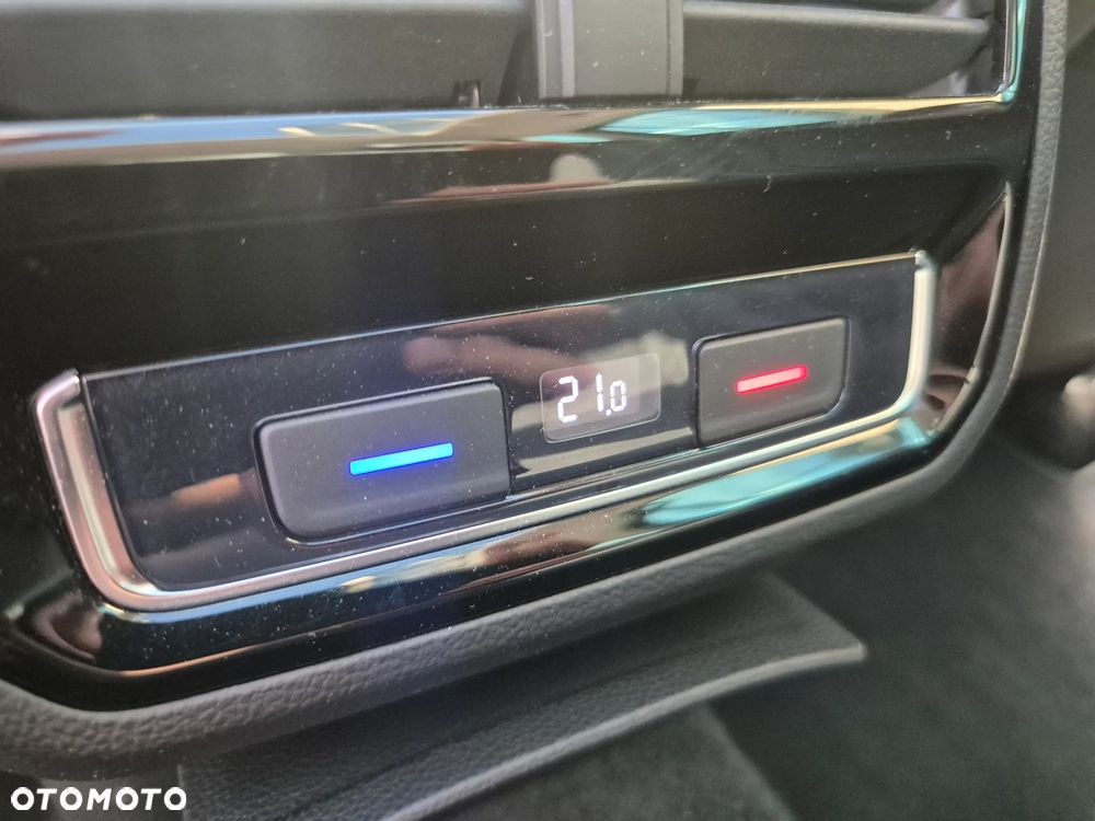 Volkswagen Passat - 21