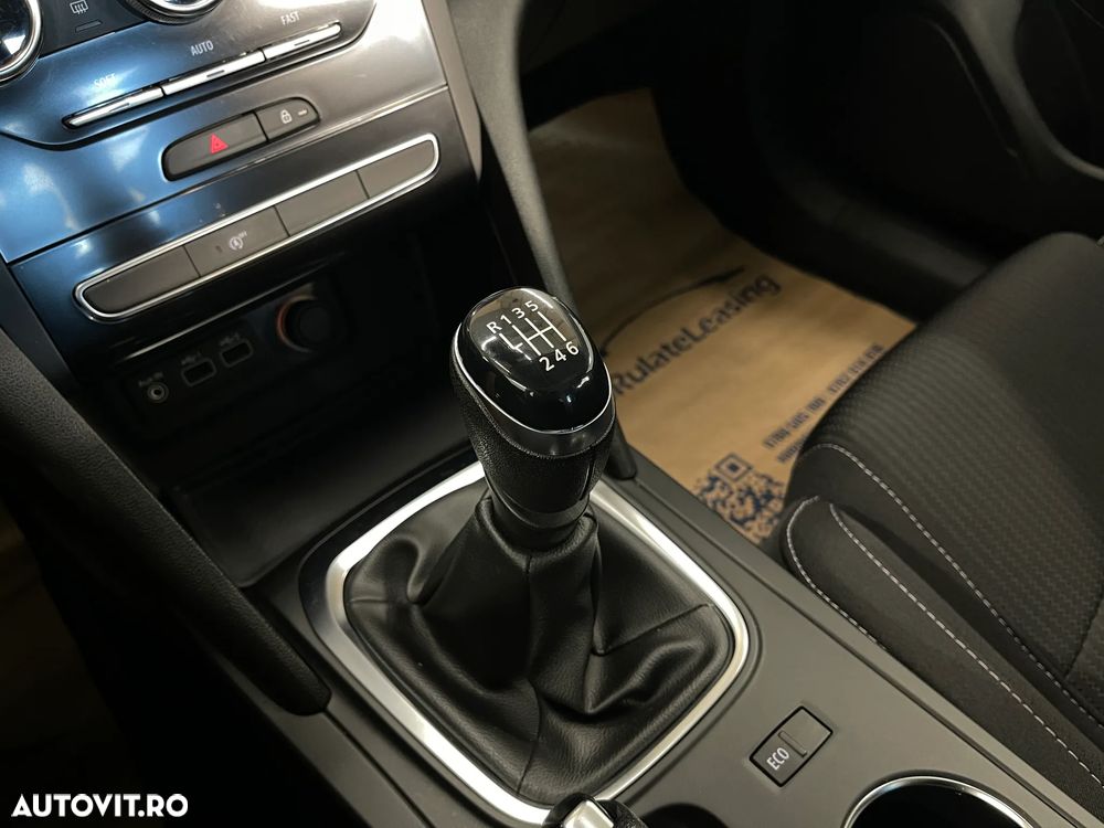 Renault Megane TCe 140 GPF Zen - 24