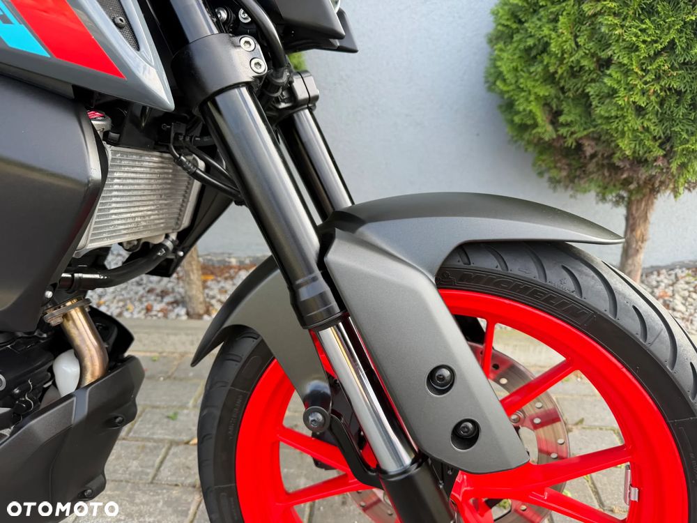 Yamaha MT - 13