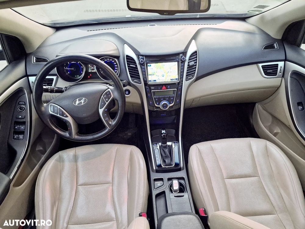 Hyundai i30 Kombi 1.6 CRDI DCT Premium - 1