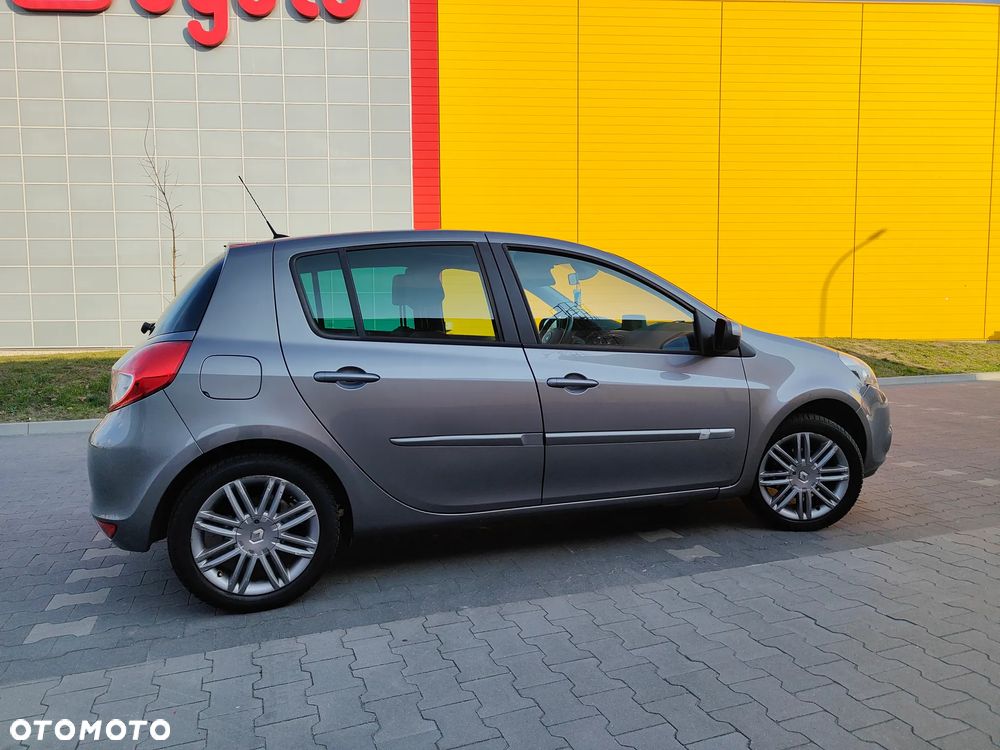 Renault Clio 1.2 16V 75 nightDay - 16
