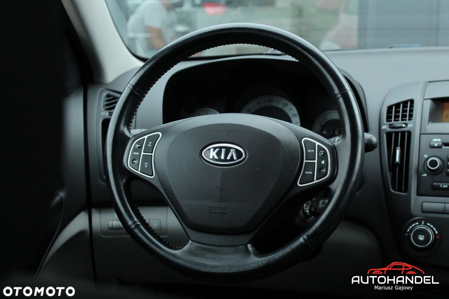 Kia Ceed - 8