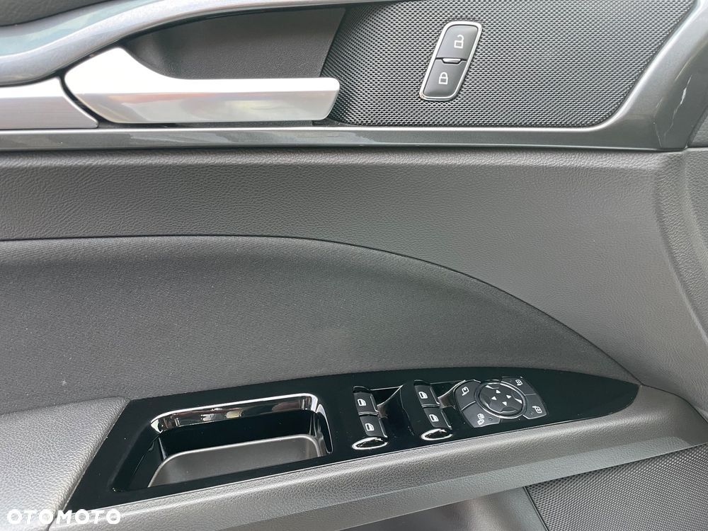 Ford Mondeo 2.0 EcoBlue Titanium - 34