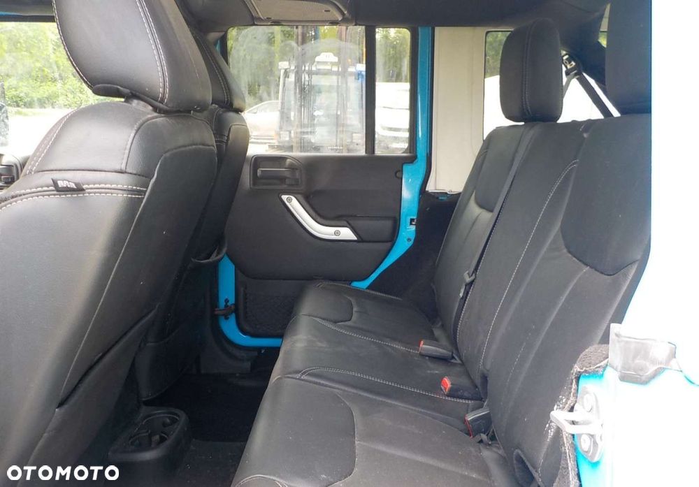 Jeep Wrangler 2.8 CRD Unlim Sahara - 21