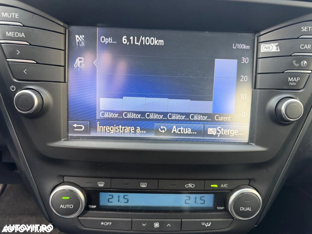Toyota Avensis 1.6 Comfort - 10
