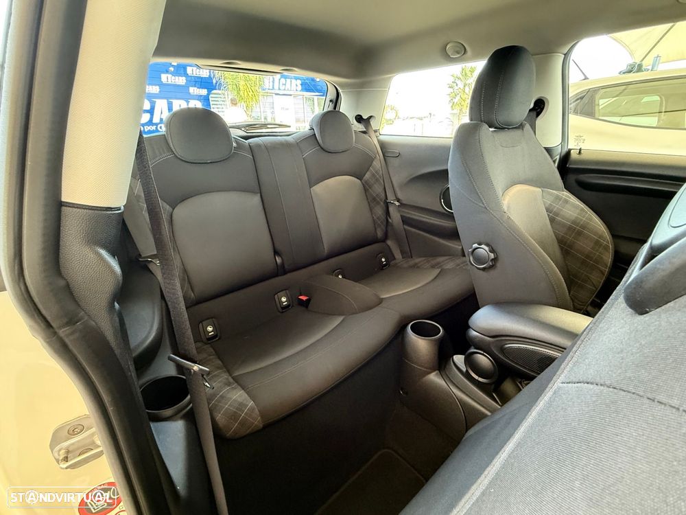 MINI 3 Portas Cooper Auto - 31