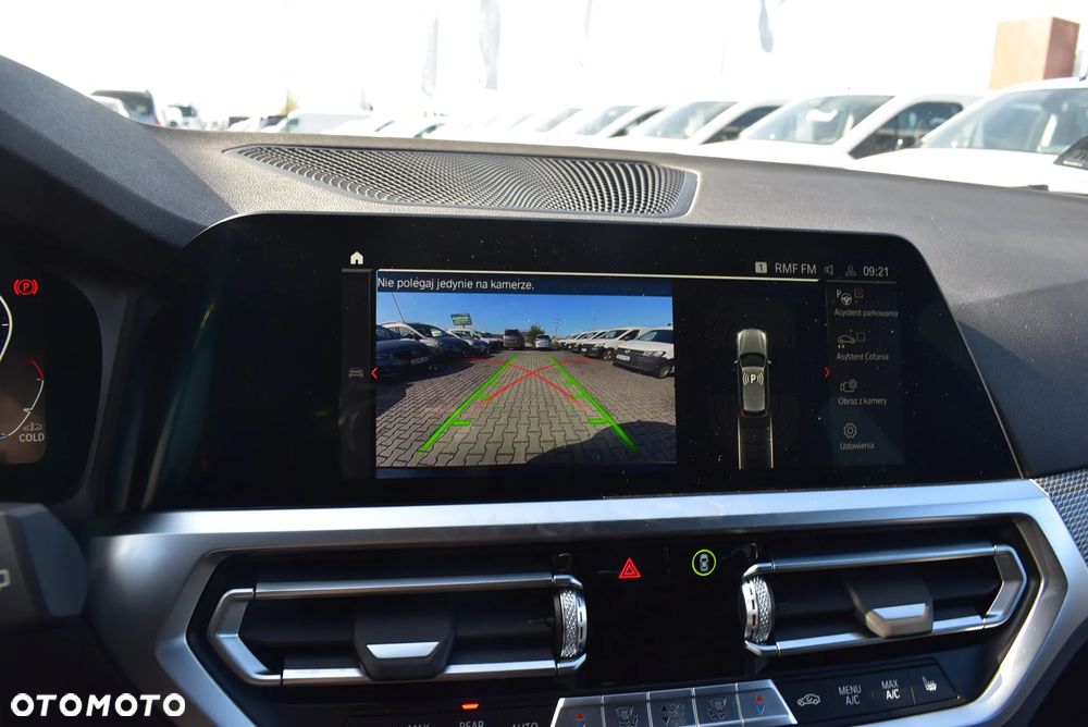 BMW Seria 3 320d xDrive MHEV M Sport sport - 32