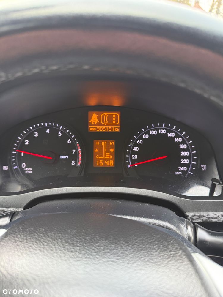 Toyota Avensis 1.8 Sol - 25