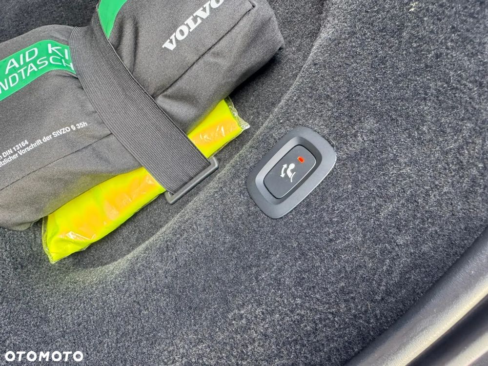 Volvo V90 Cross Country B5 B AWD Pro - 24