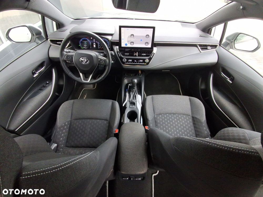 Toyota Corolla 1.8 Hybrid Comfort - 17