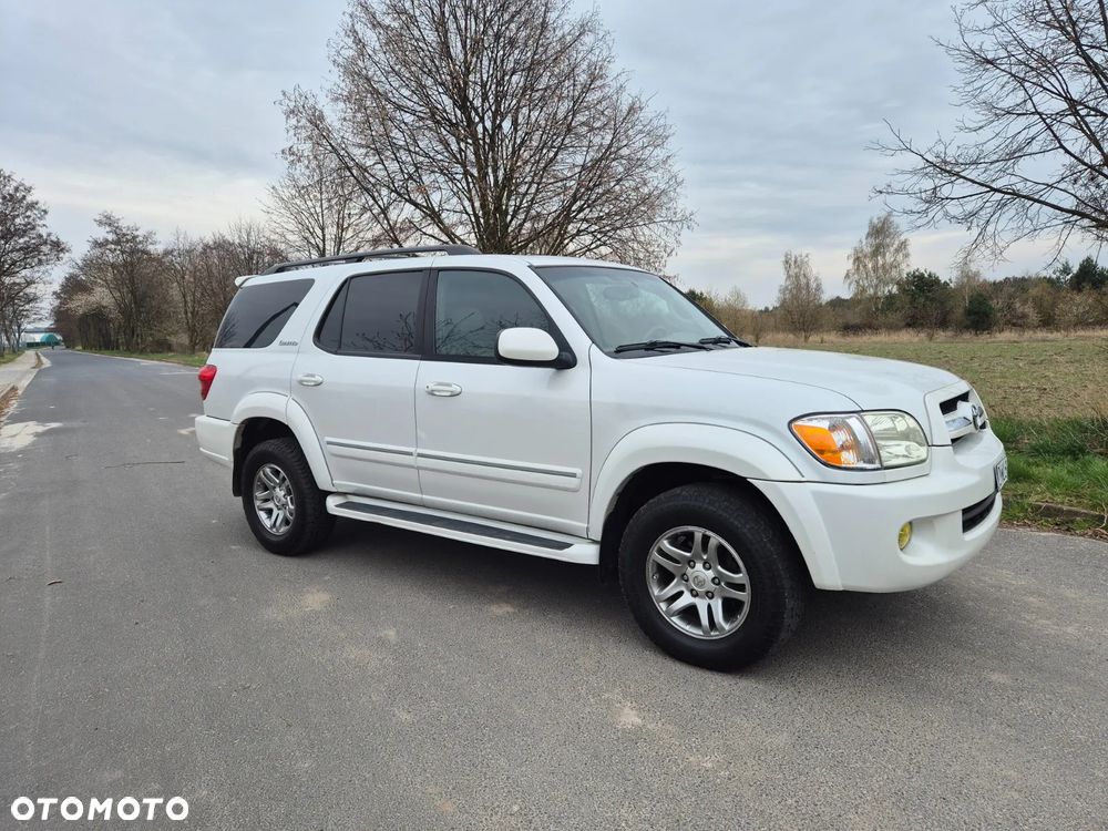 Toyota Sequoia - 2