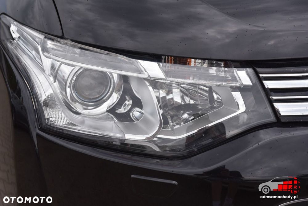 Mitsubishi Outlander - 12