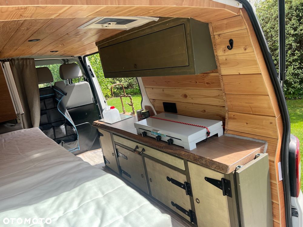 Volkswagen Transporter - 11