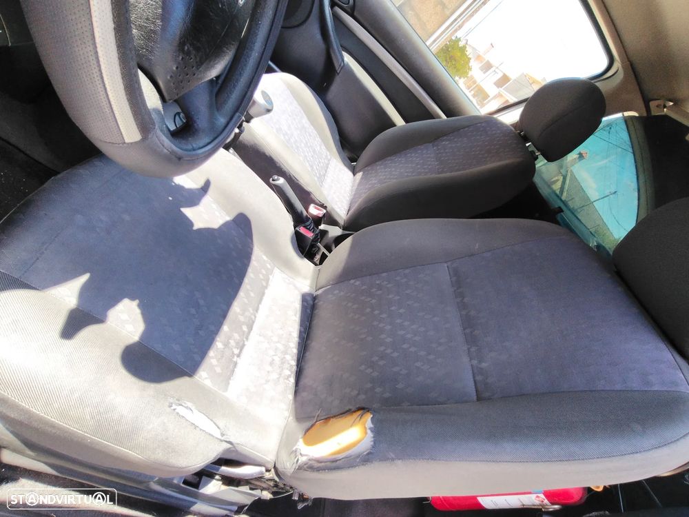 Ford Focus 1.8 TDdi Trend - 8
