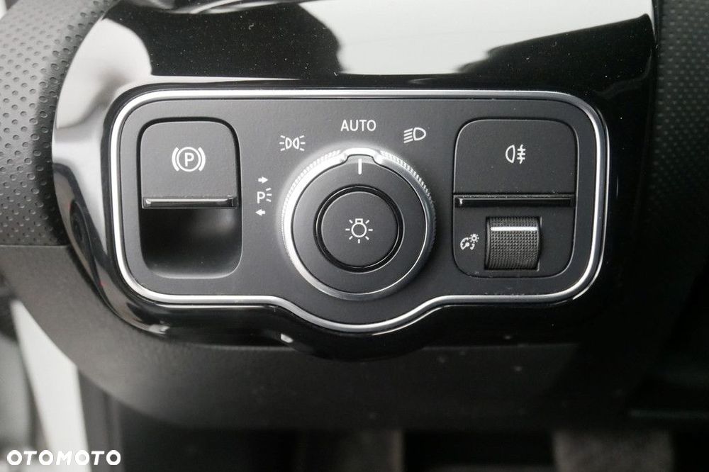 Mercedes-Benz CLA - 28