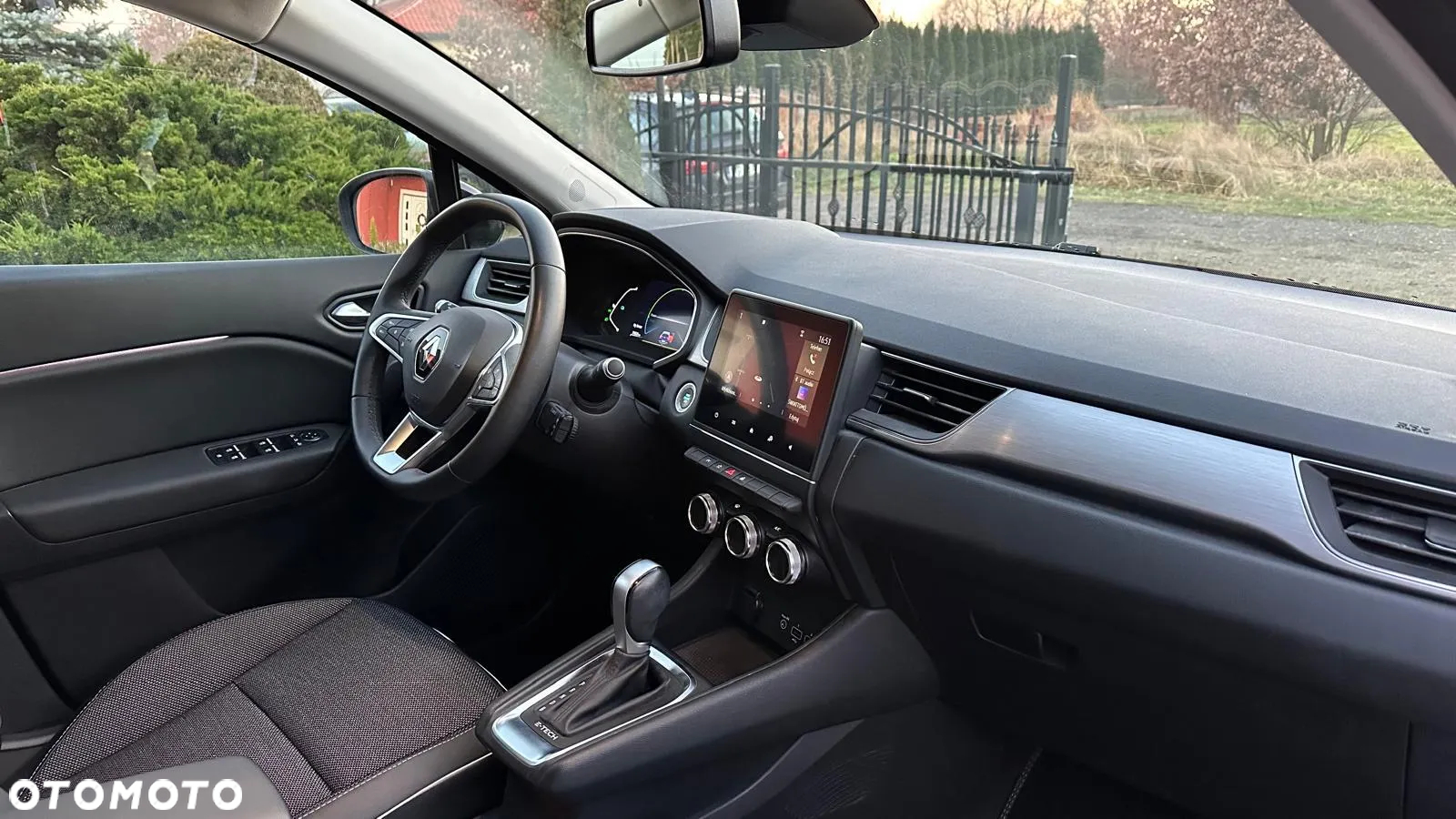 Renault Captur 1.6 E-TECH Full Hybrid 145 Techno - 24