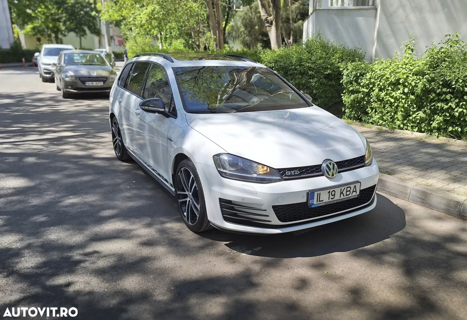 Volkswagen Golf 2.0 TDI DPF BMT GTD - 2