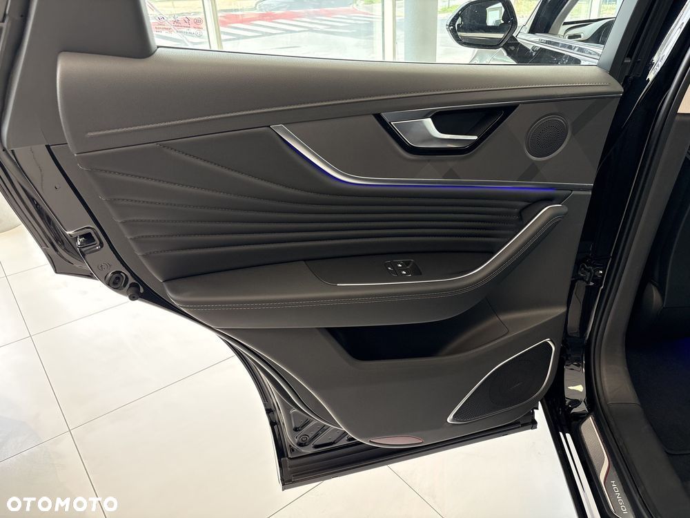 Hongqi HS5 2.0T Executive AWD - 10
