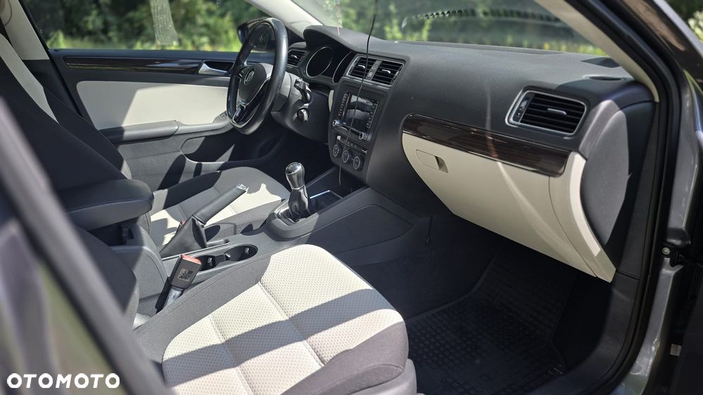 Volkswagen Jetta 1.4 TSI BMT Comfortline - 12