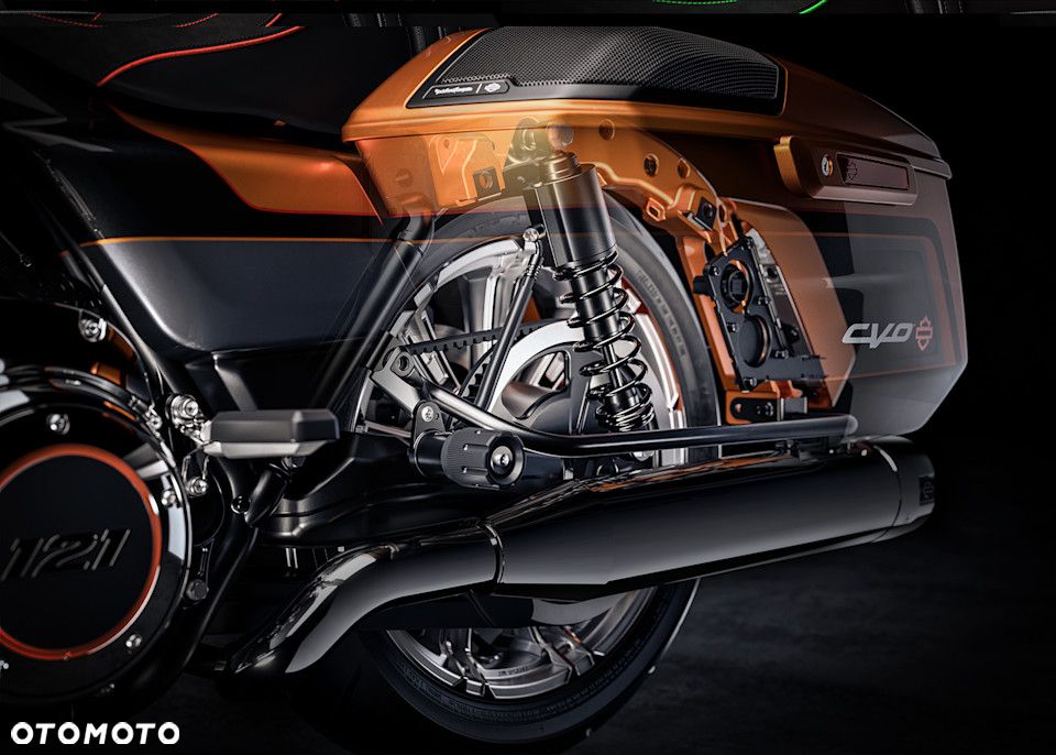 Harley-Davidson CVO Street Glide - 14