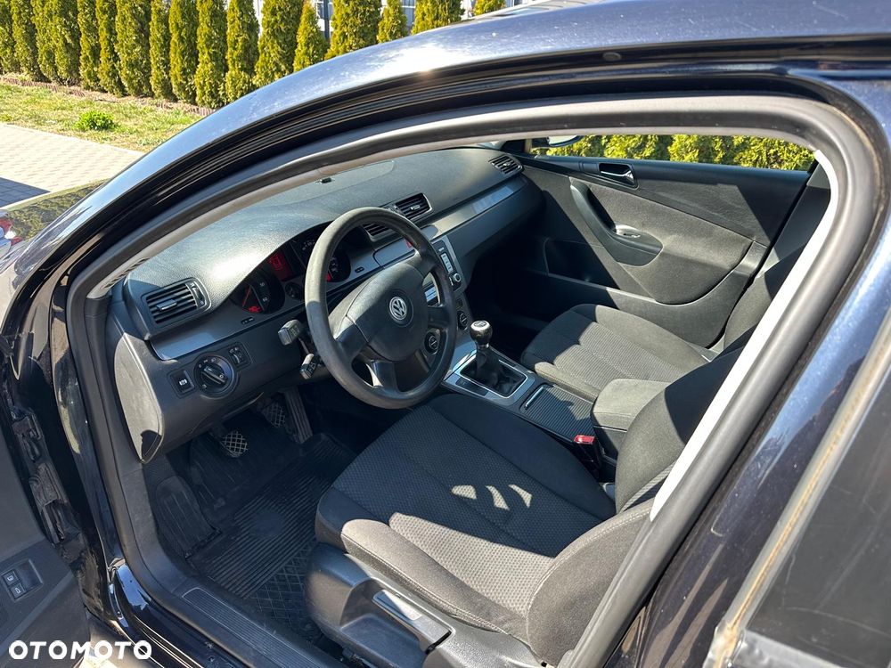 Volkswagen Passat 1.9 TDI Comfortline - 8