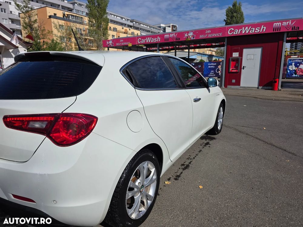 Alfa Romeo Giulietta 1.6 JTDM 16V - 9