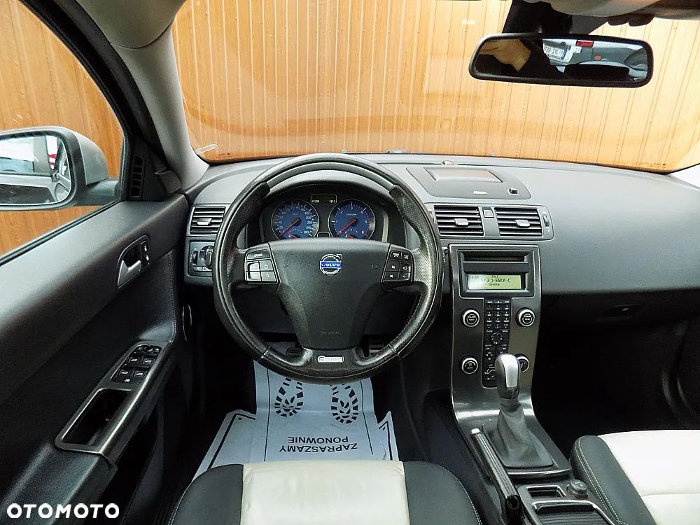 Volvo V50 2.0D R-Design Momentum - 15