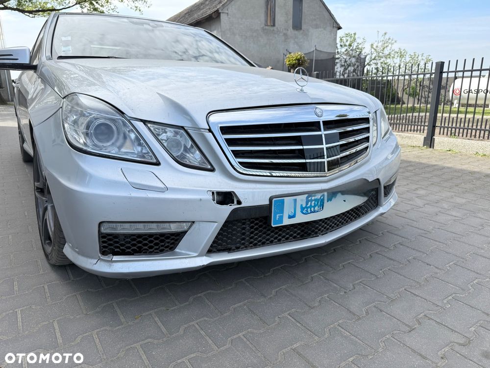 Mercedes-Benz Klasa E 63 AMG AMG Speedshift 7G-MCT - 2