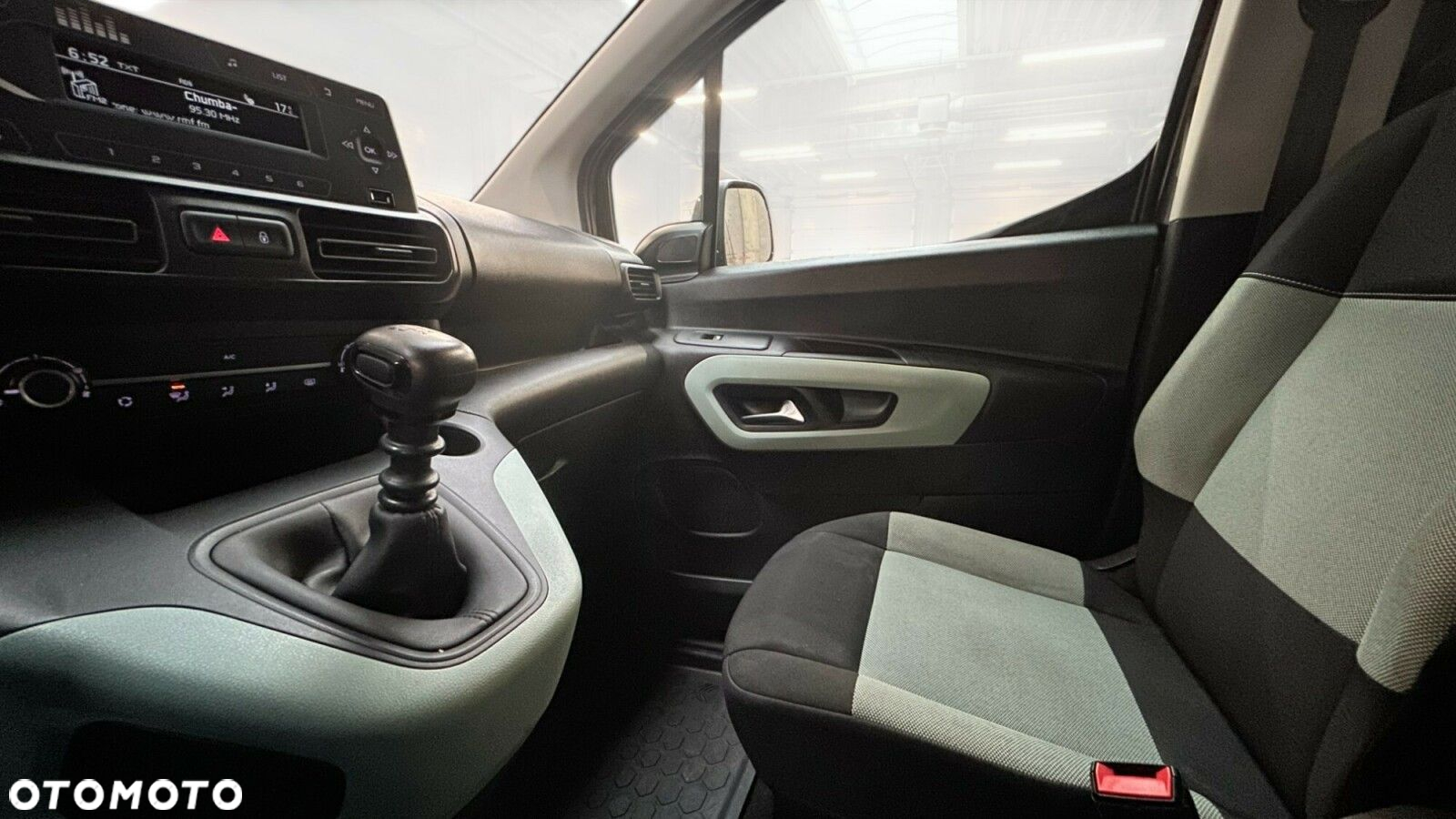 Citroën Berlingo M 1.2 PureTech Feel S&S - 26