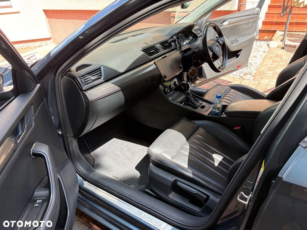 Skoda Superb 2.0 TDI SCR Active DSG - 13