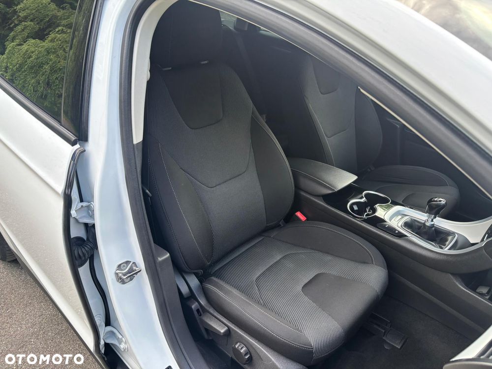 Ford Mondeo - 19