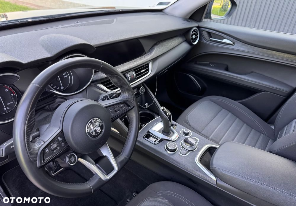 Alfa Romeo Stelvio 2.0 Turbo Q4 - 10