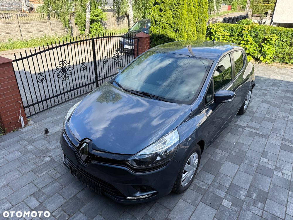 Renault Clio 1.2 16V 75 Business - 11