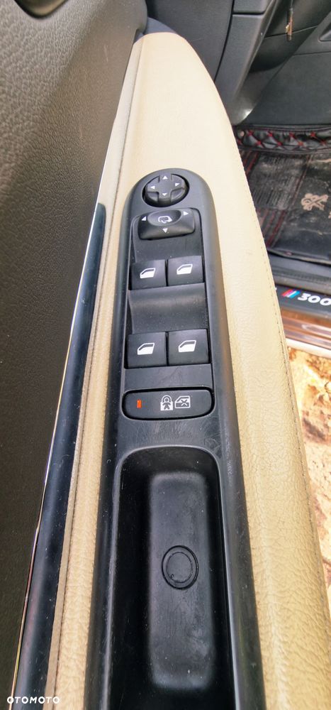 Peugeot 3008 Hybrid4 - 13