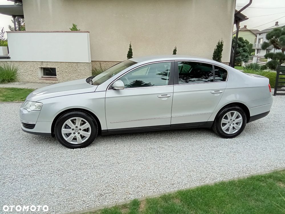 Volkswagen Passat - 12